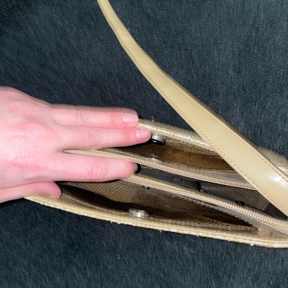 Tan purse - Picture 6 of 6